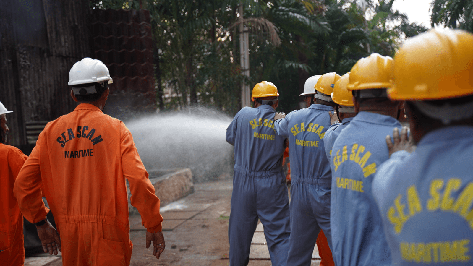 Fire fighting practicals with fire hose, jet mode